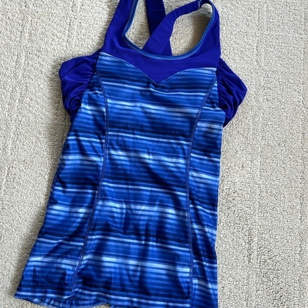 MPG Multiple shades of blue stripe workout top